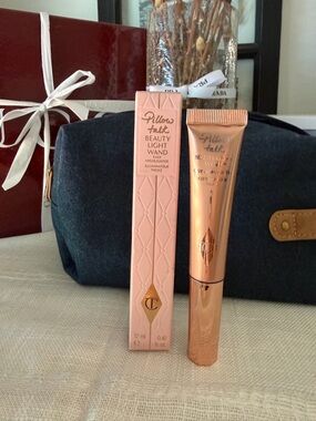 Charlotte Tilbury Pillow Talk Beauty Light Wand - Pink & Rose Gold